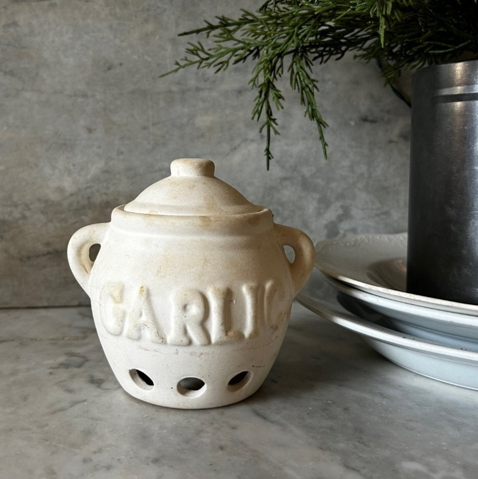 Garlic pot