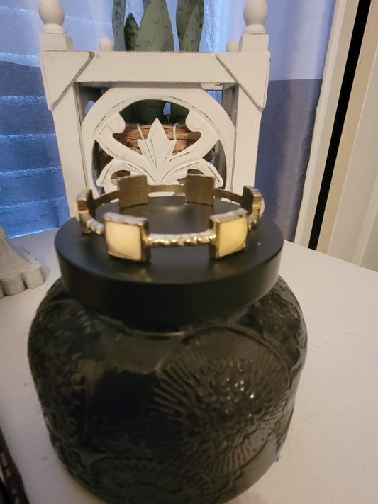Bangle bracelet